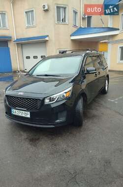Характеристики Kia Sedona Мінівен