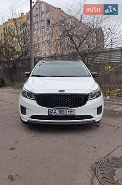 Характеристики Kia Sedona Минивэн