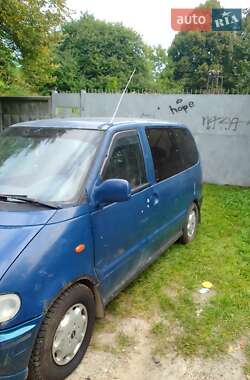 Характеристики Nissan Serena Мінівен