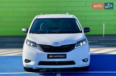 Характеристики Toyota Sienna Мінівен