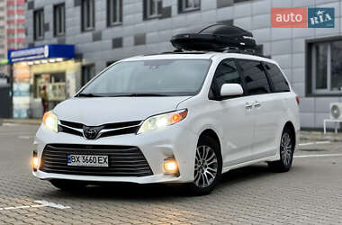 Характеристики Toyota Sienna Минивэн