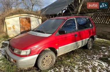 Характеристики Mitsubishi Space Runner Мінівен