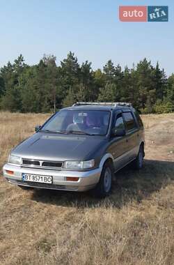 Характеристики Mitsubishi Space Wagon Мінівен