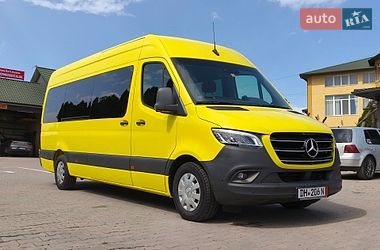 Характеристики Mercedes-Benz Sprinter Мінівен