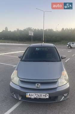 Характеристики Honda Stream Минивэн