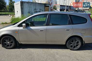 Характеристики Honda Stream Мінівен