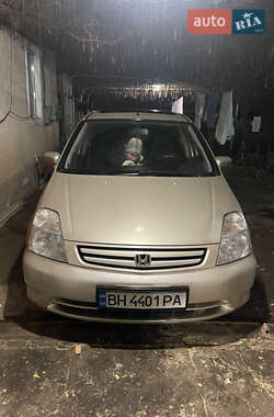 Характеристики Honda Stream Мінівен