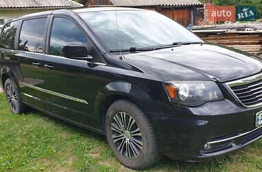 Характеристики Chrysler Town & Country Минивэн