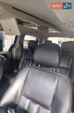 Ціни Chrysler Town & Country Мінівен