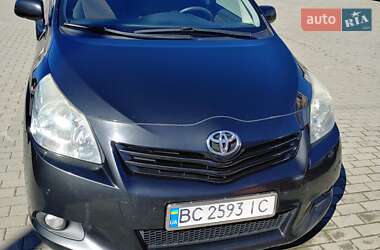 Характеристики Toyota Verso Мінівен