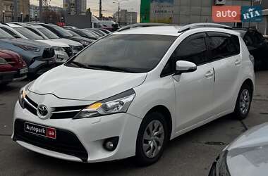 Характеристики Toyota Verso Минивэн