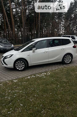 Характеристики Opel Zafira Tourer Мінівен