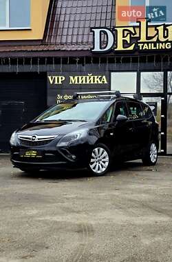 Характеристики Opel Zafira Tourer Мінівен