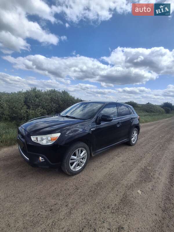 Внедорожник / Кроссовер Mitsubishi ASX