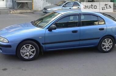 Mitsubishi Carisma  2001