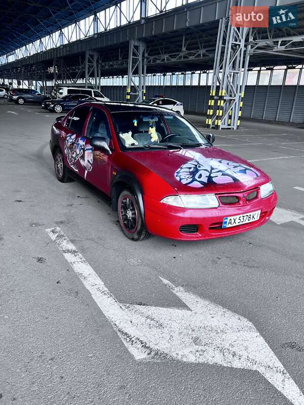 Ліфтбек Mitsubishi Carisma