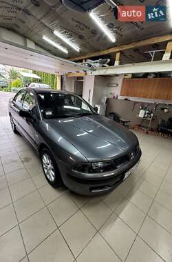 Mitsubishi Carisma  2004