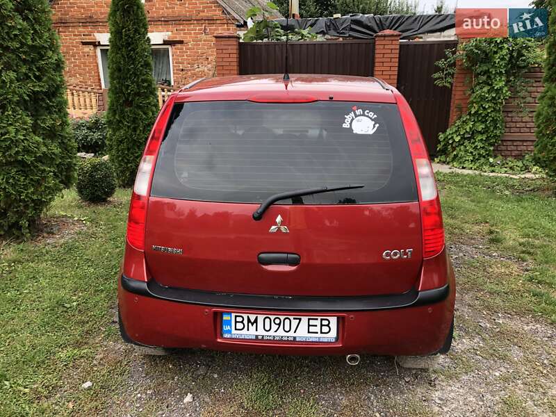 Лифтбек Mitsubishi Colt