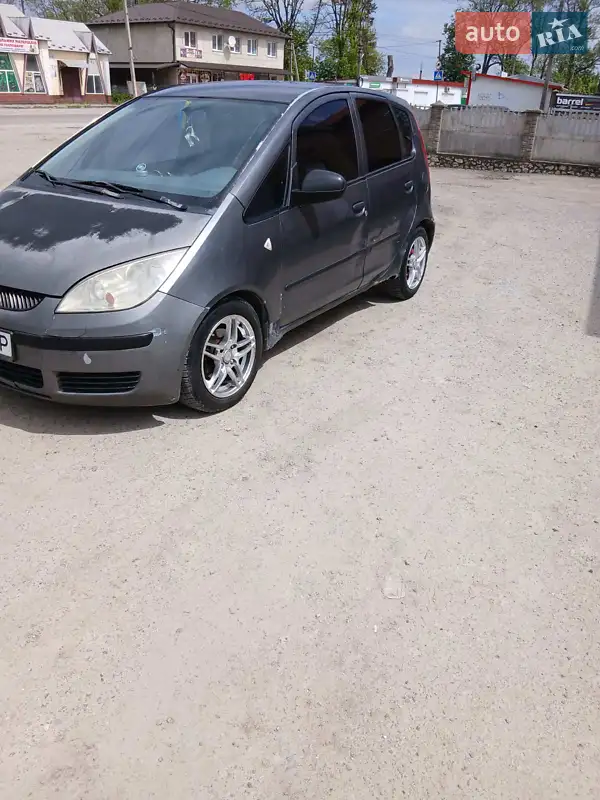 Mitsubishi Colt 2004