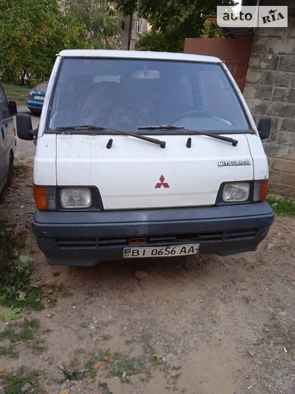 Легкові Mitsubishi Delica