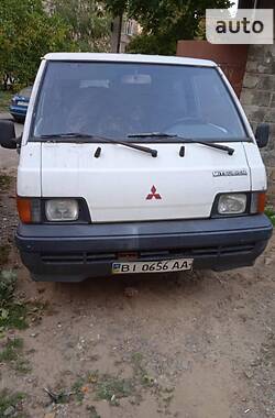 Mitsubishi Delica 1990