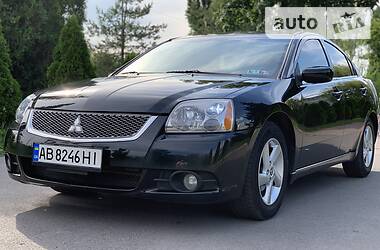 Mitsubishi Galant  2012