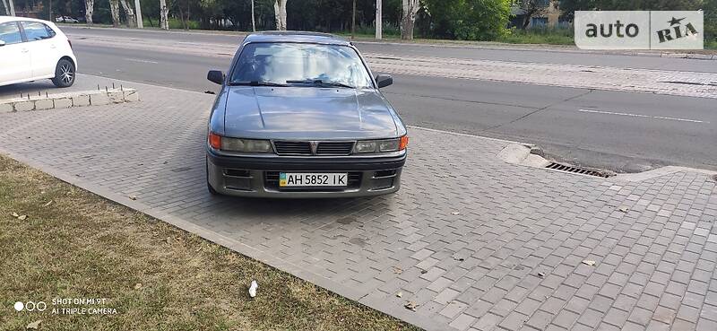 Хэтчбек Mitsubishi Galant