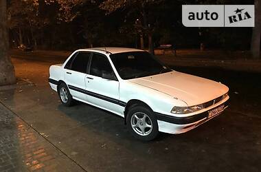 Mitsubishi Galant  1990