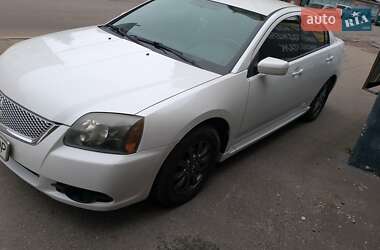 Mitsubishi Galant  2010