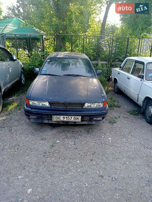 Хетчбек Mitsubishi Galant