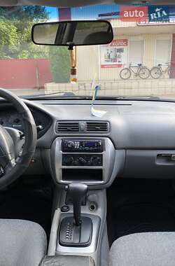 Mitsubishi Galant  2001