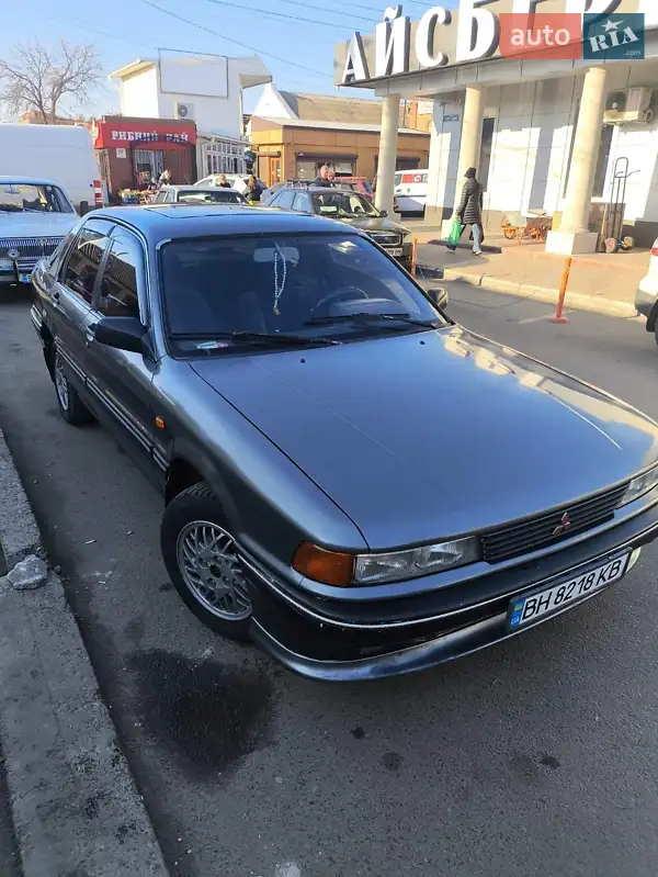 Mitsubishi Galant 1989