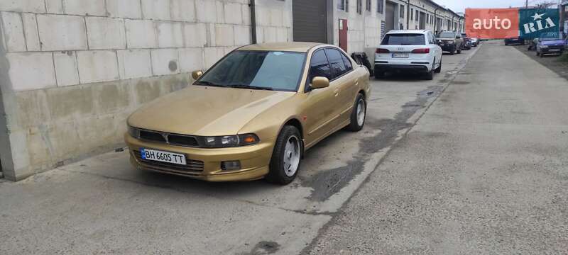 Седан Mitsubishi Galant
