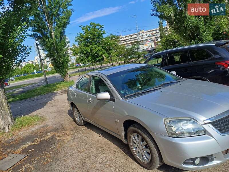 Mitsubishi Galant