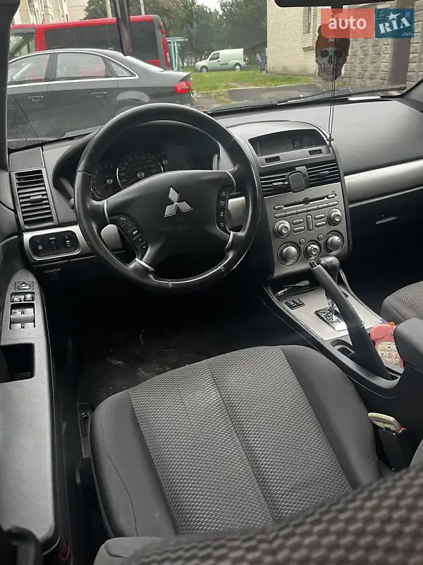 Mitsubishi Galant