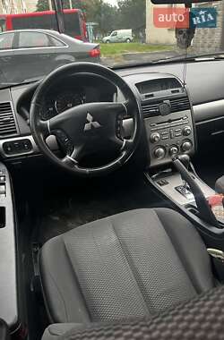 Mitsubishi Galant  2009