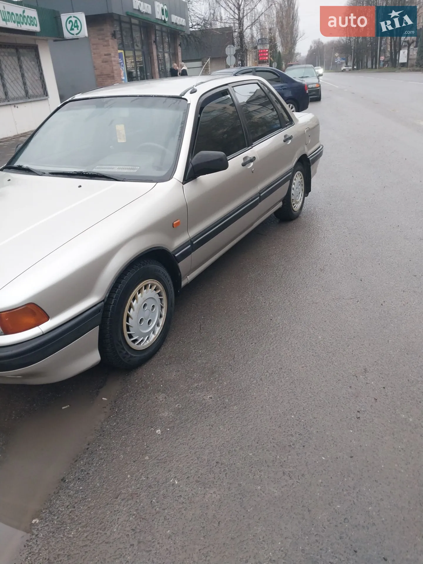 Mitsubishi Galant 1988 VIN JMBSNE34AJZ301235 фото оголошення 2 з 5