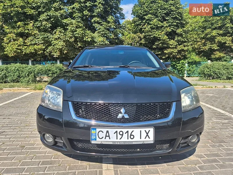 Mitsubishi Galant
