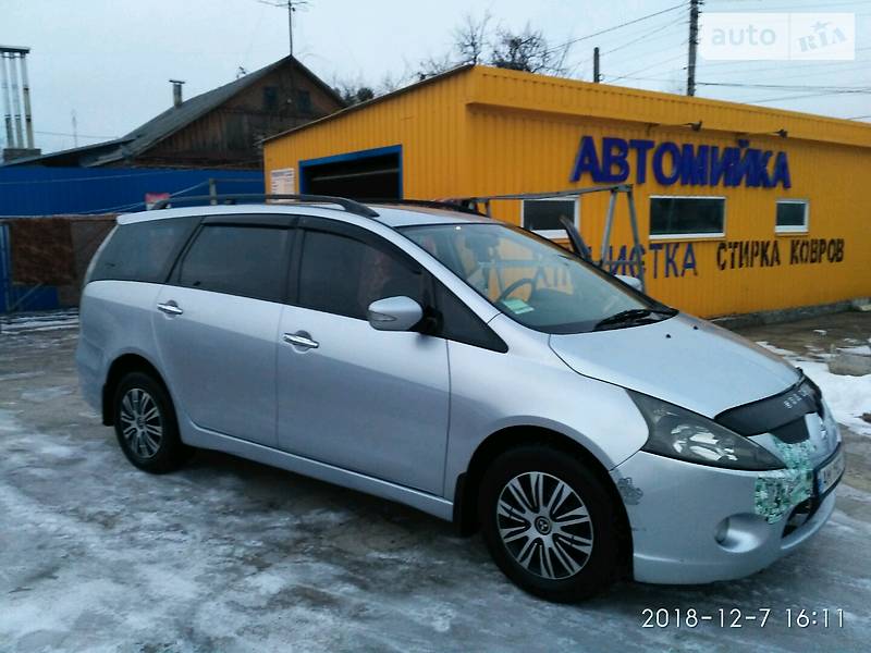 Легкові Mitsubishi Grandis