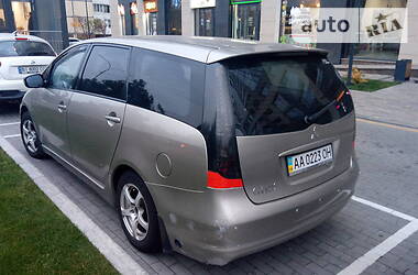 Mitsubishi Grandis  2006