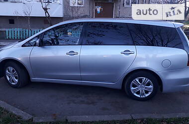 Mitsubishi Grandis  2005