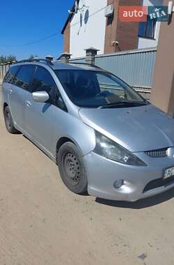 Mitsubishi Grandis  2004