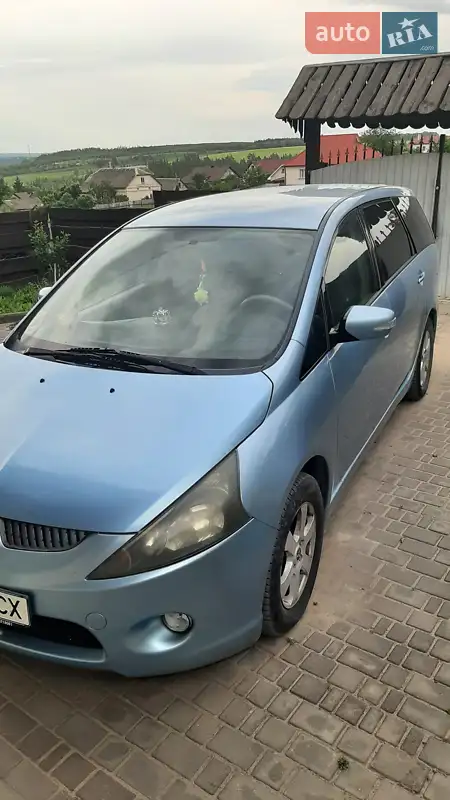 Mitsubishi Grandis 2004