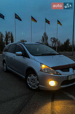 Mitsubishi Grandis  2008