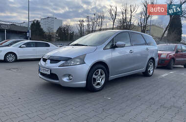Mitsubishi Grandis  2004