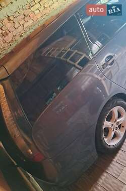 Mitsubishi Grandis 2005