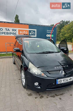 Mitsubishi Grandis  2005