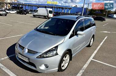 Mitsubishi Grandis  2005