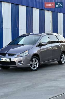 Mitsubishi Grandis  2005