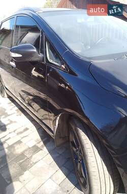 Mitsubishi Grandis  2009